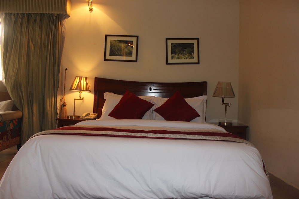 Executive Room - Photo 1