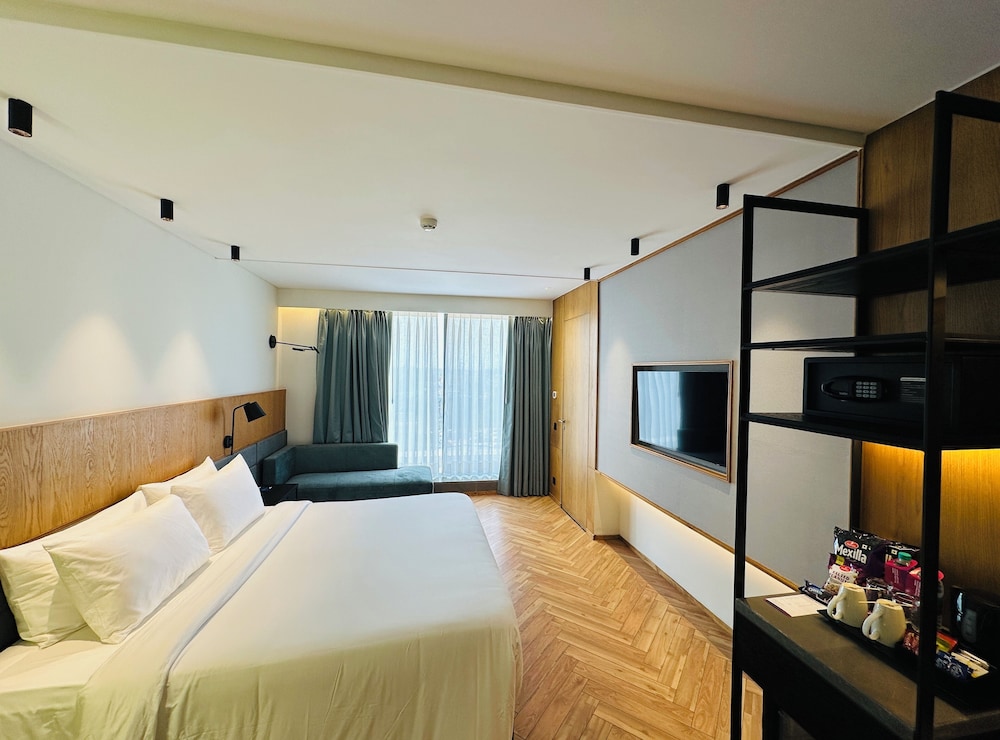 Superior Room, 1 King Bed