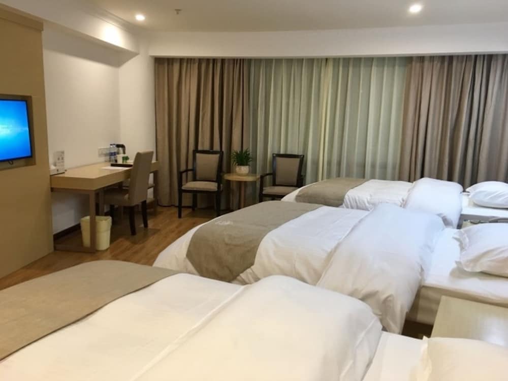 Deluxe Triple Room photo 1