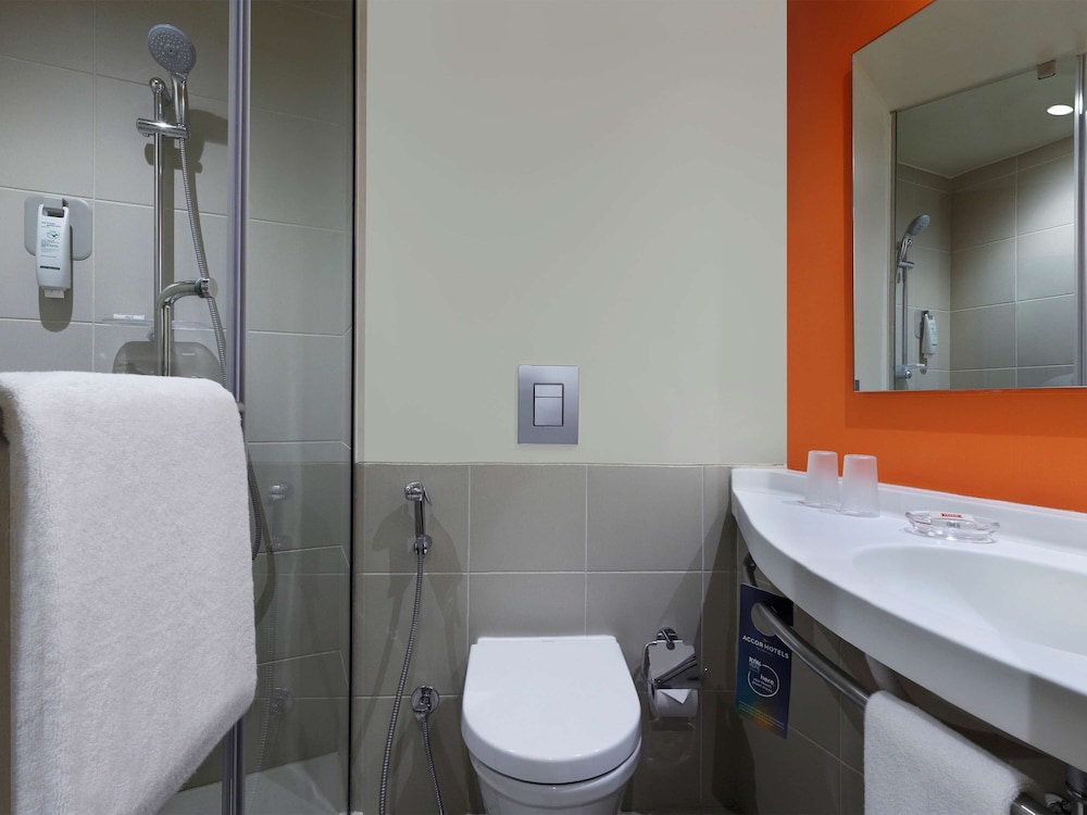 Deluxe Queen Bedroom - Sweet Bed by ibis photo 2