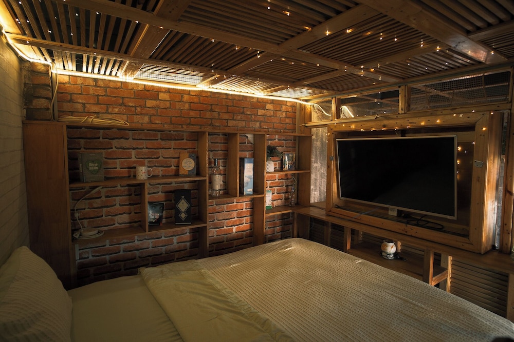 Executive Room, 1 Queen Bed, Bathtub, City View