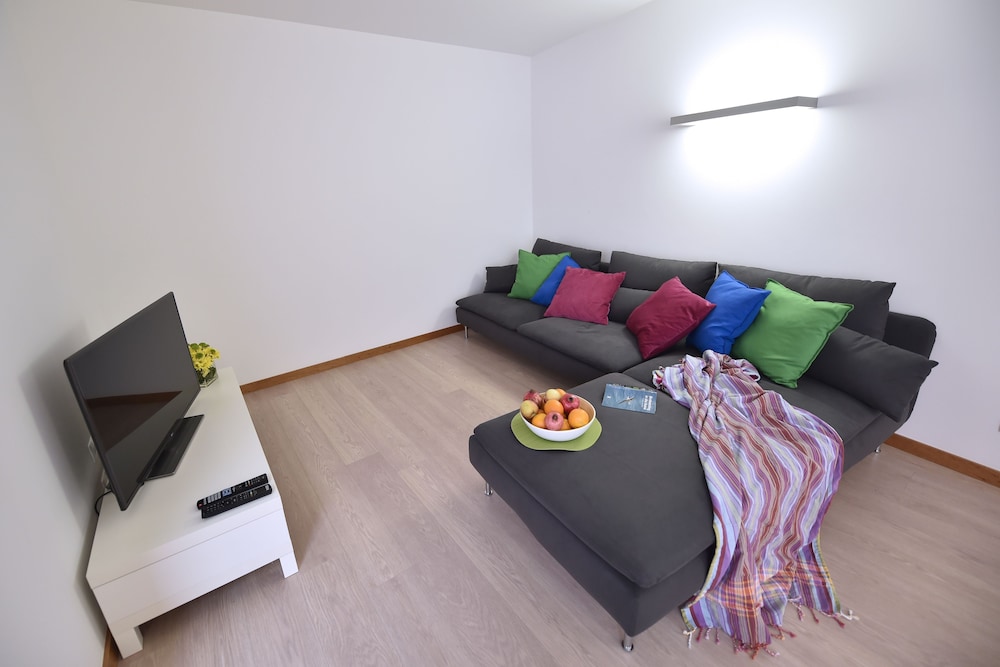 Superior Twin Room, 3 Twin Beds, Private Bathroom, Sea View (Tern) photo 3