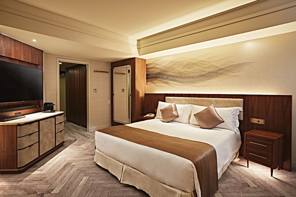 Junior Suite, 1 King Bed, Club Lounge Access, River View (Japanese) photo 3