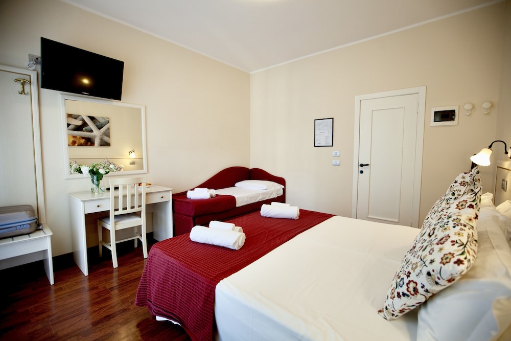 Deluxe Triple Room, Balcony