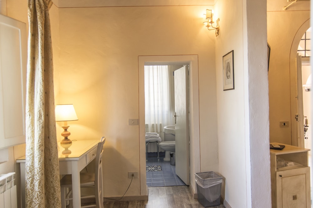 Comfort Double Room, Garden View thumbnail 5