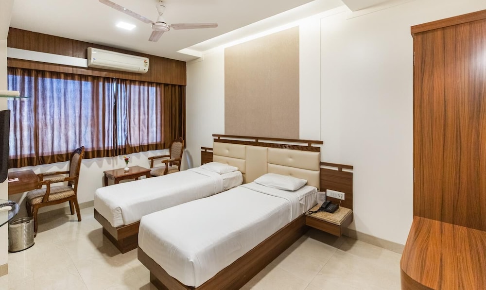 Golden Twin Room photo 3