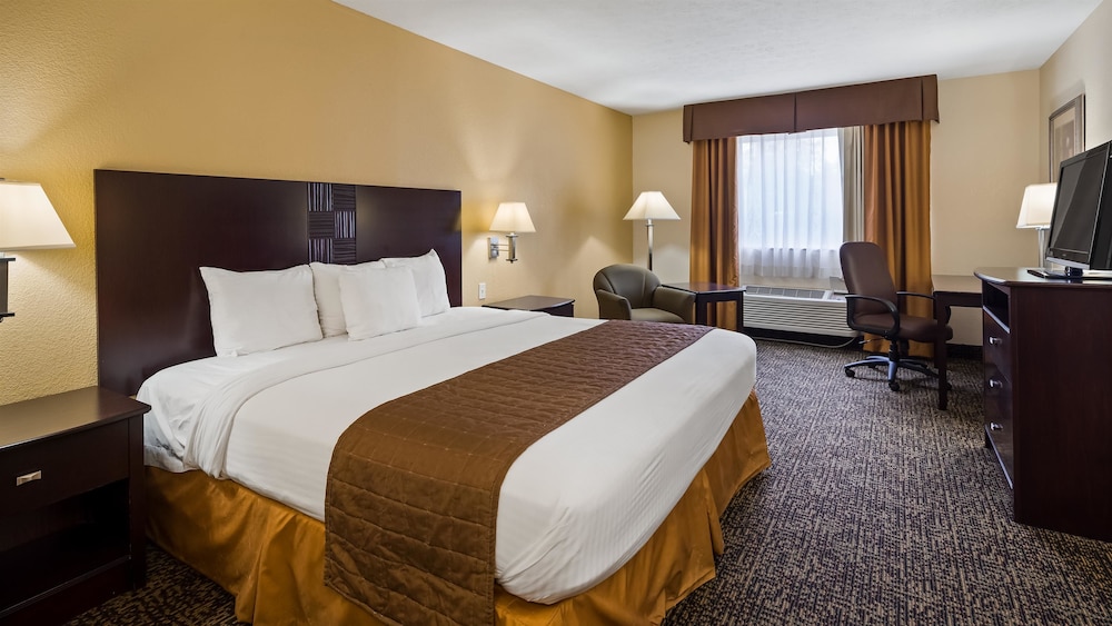 Standard Room, 1 King Bed, Accessible, Non Smoking - Photo 2