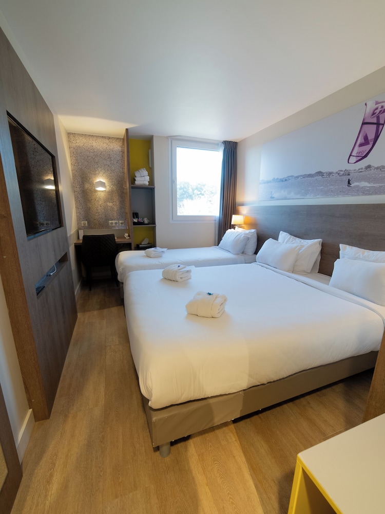 Family Room, 1 Twin Bed, Non Smoking, Connecting Rooms photo 1