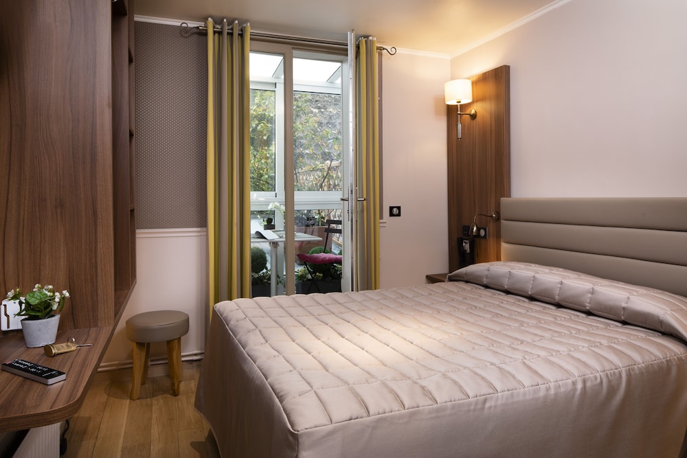 Superior Quadruple Room, 2 Connecting Rooms with Loggia photo 1