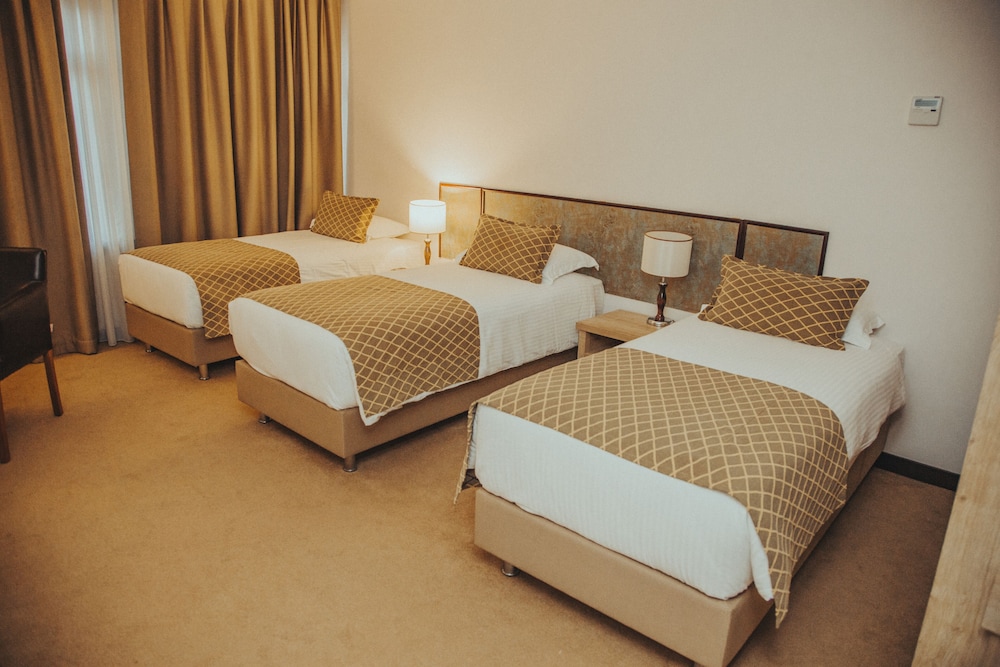 Standard Double or Twin Room thumbnail 5