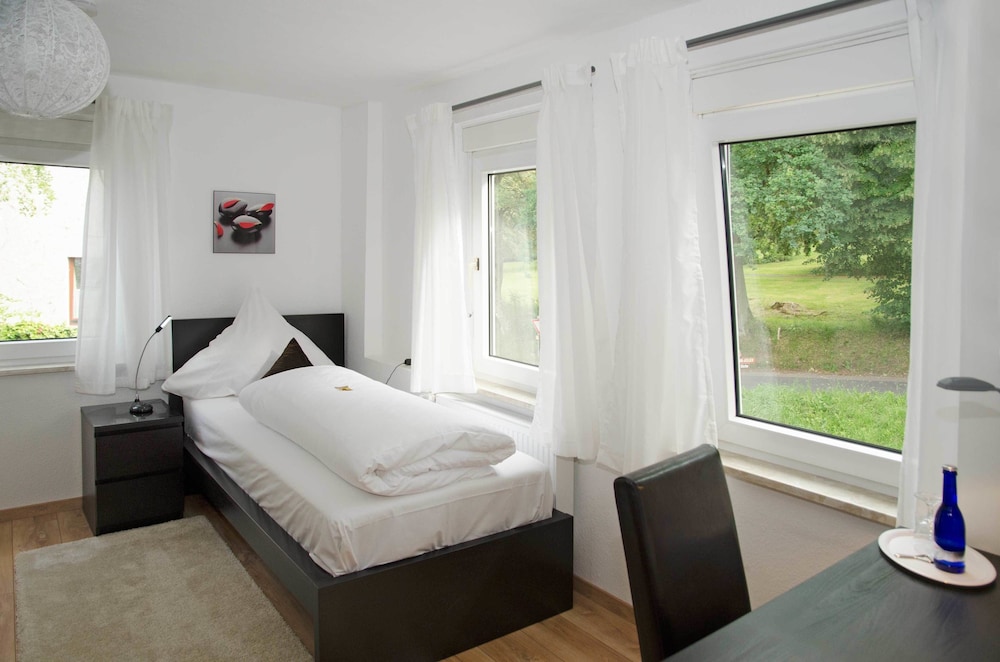 Single Room, 1 Twin Bed, Non Smoking, Private Bathroom photo 2