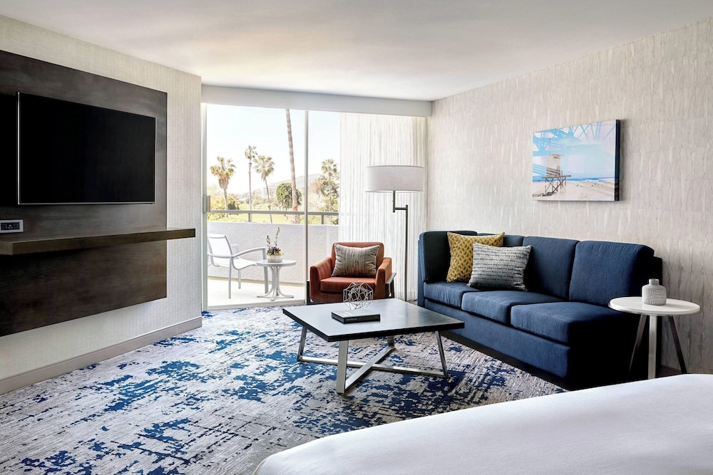 Executive Suite, 1 King Bed with Sofa bed photo 1