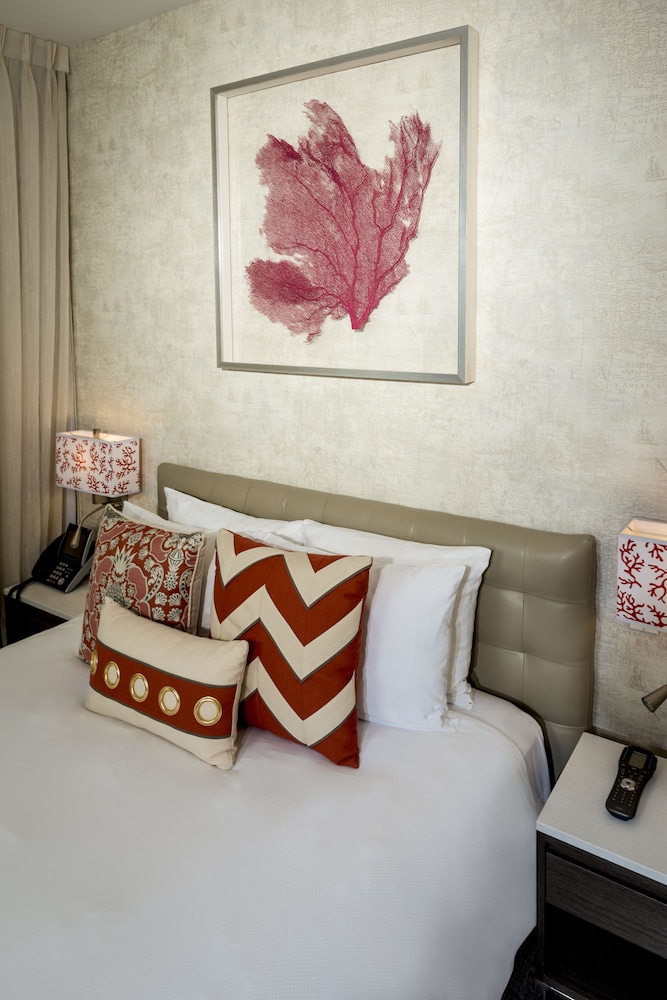 Premium Studio, 1 Queen Bed - Photo 5