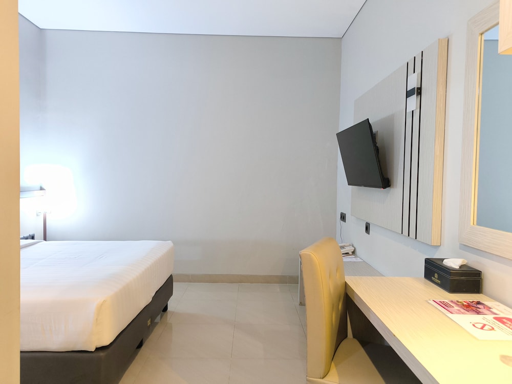Superior Non Smoking Double or Twin Room (No Windows room) - Photo 3