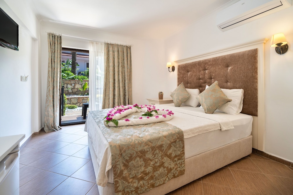 Economy Double Room, Garden View