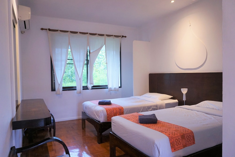Standard Twin Room with Shower photo 1