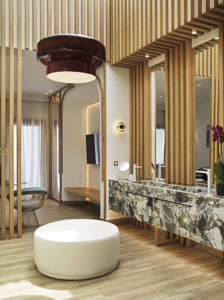 Honeymoon Suite with Sea View and Heated Pool - Photo 8