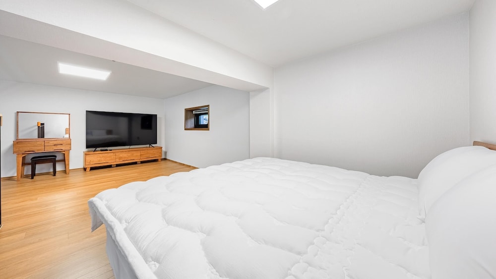 Basic Room, 1 Bedroom (201 Ho) - Photo 3