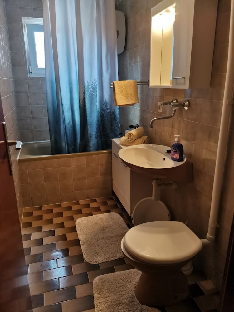 Apartment (Srđan - 10 m from the beach - A2(2+1)
