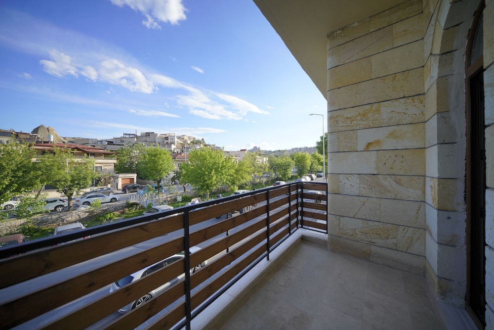 Comfort Triple Room With Balcony - Photo 3