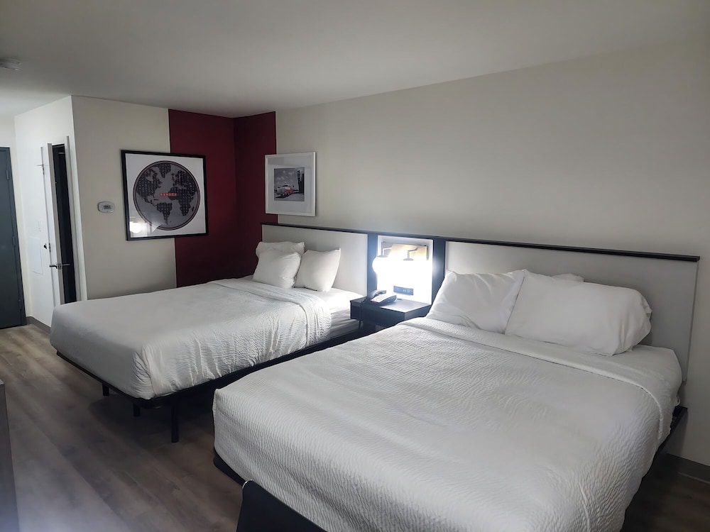 Room, 2 Queen Beds, Non Smoking - Photo 6