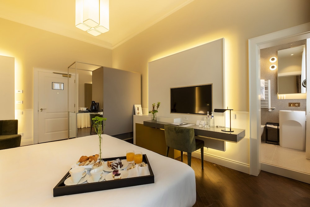Deluxe Double Room - Photo 1