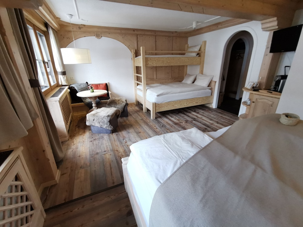 Superior Quadruple Room photo 3