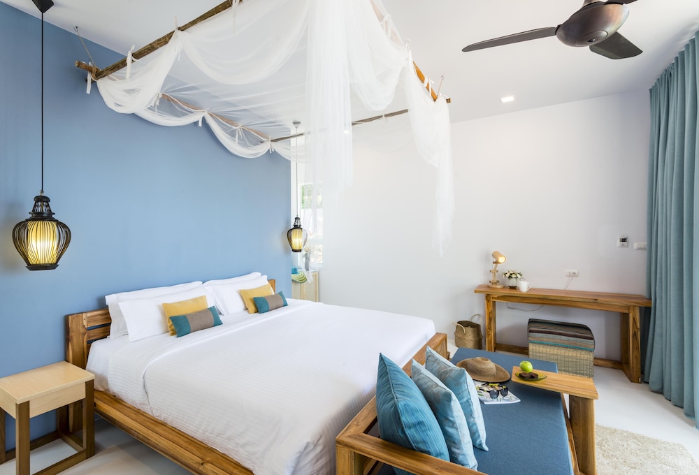 Upper Beach Bungalow