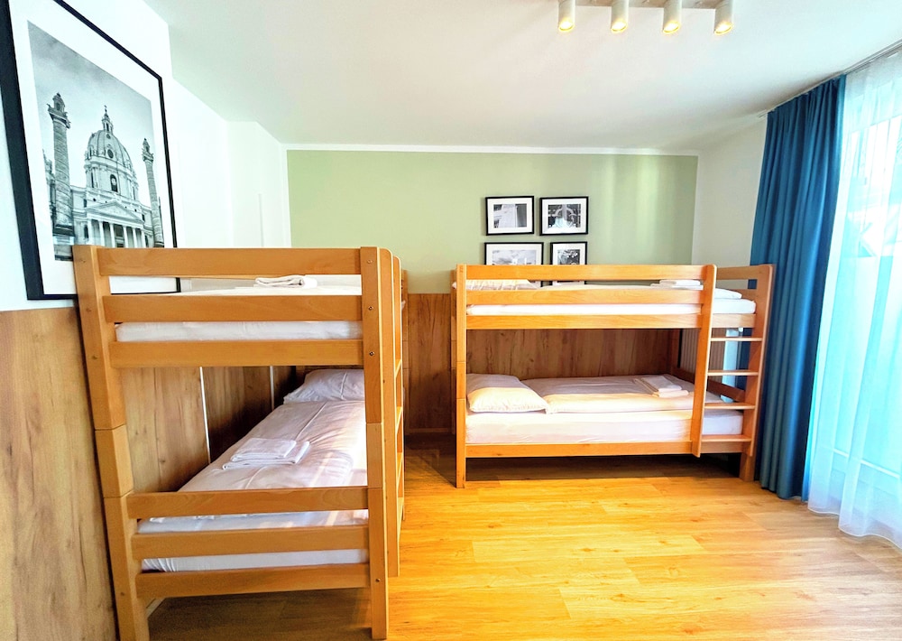 2 Rooms XXL with Balcony & A/C