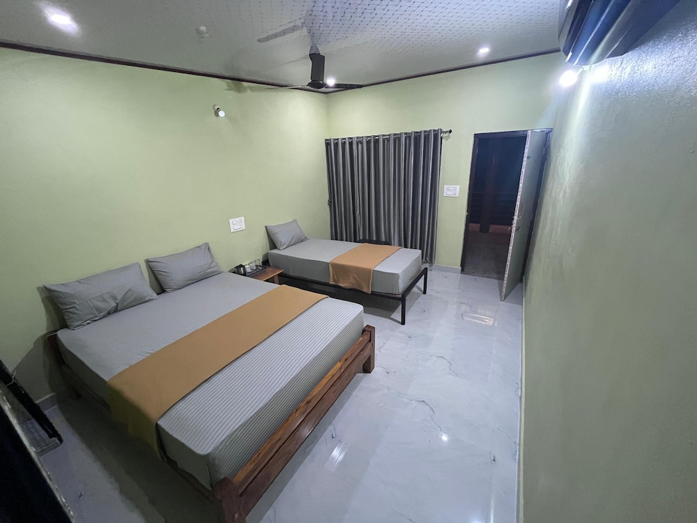 Family Double or Twin Room, Balcony, Beach View