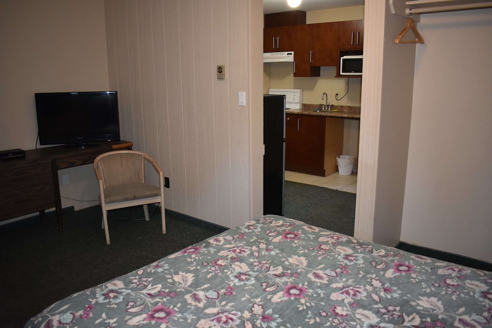 Standard Room, 1 Queen Bed, Kitchenette photo 1