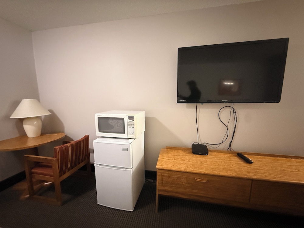 Westwood Inn & Suites Kimball I 90, Photo 11
