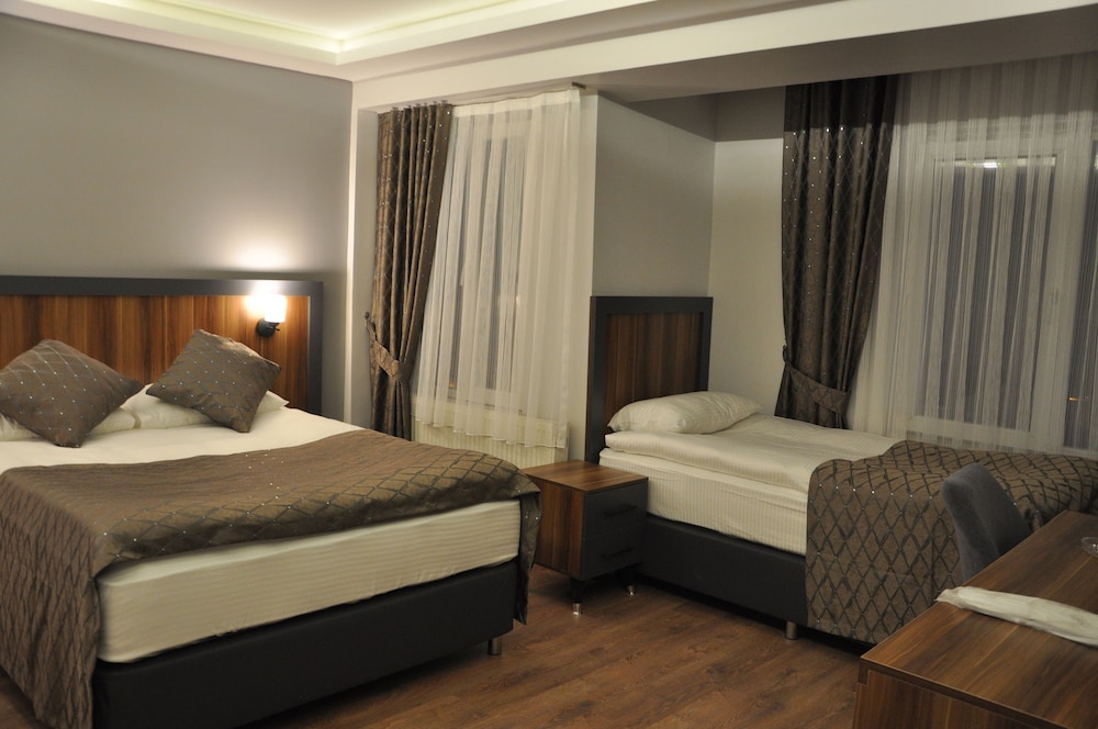 Deluxe Room, City View
