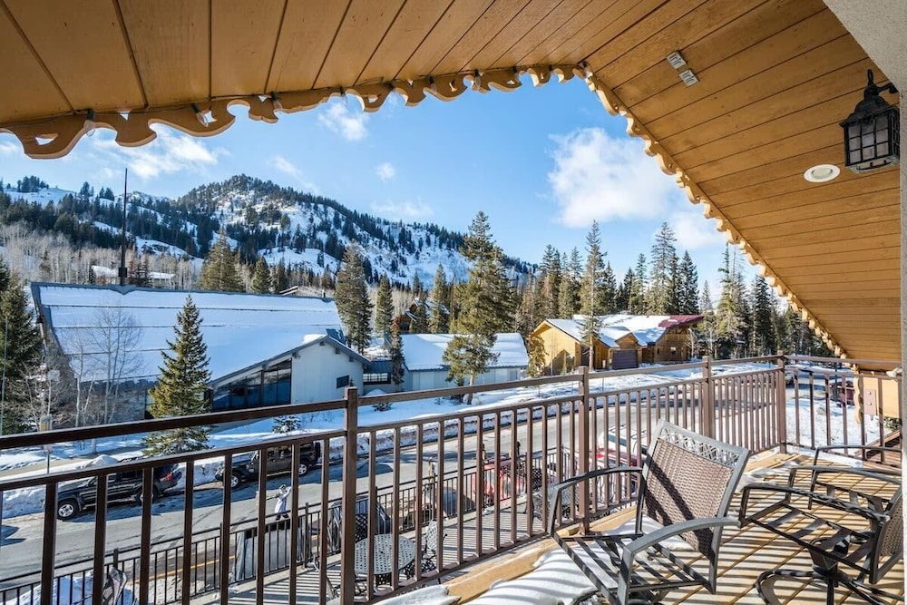 Chalet, Mountain View photo 1