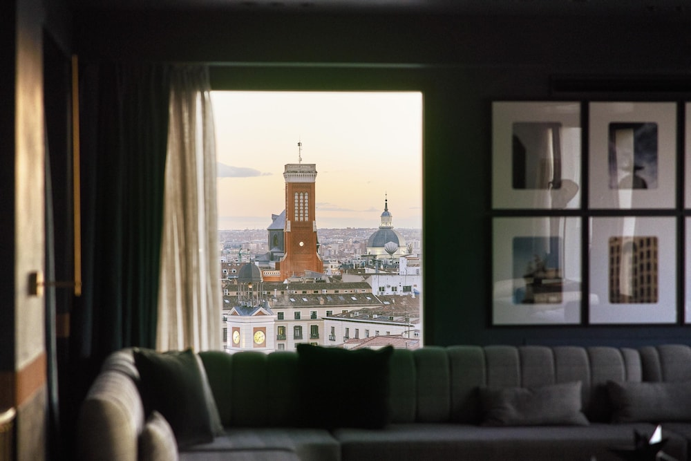 Suite (Penthouse) - Photo 18