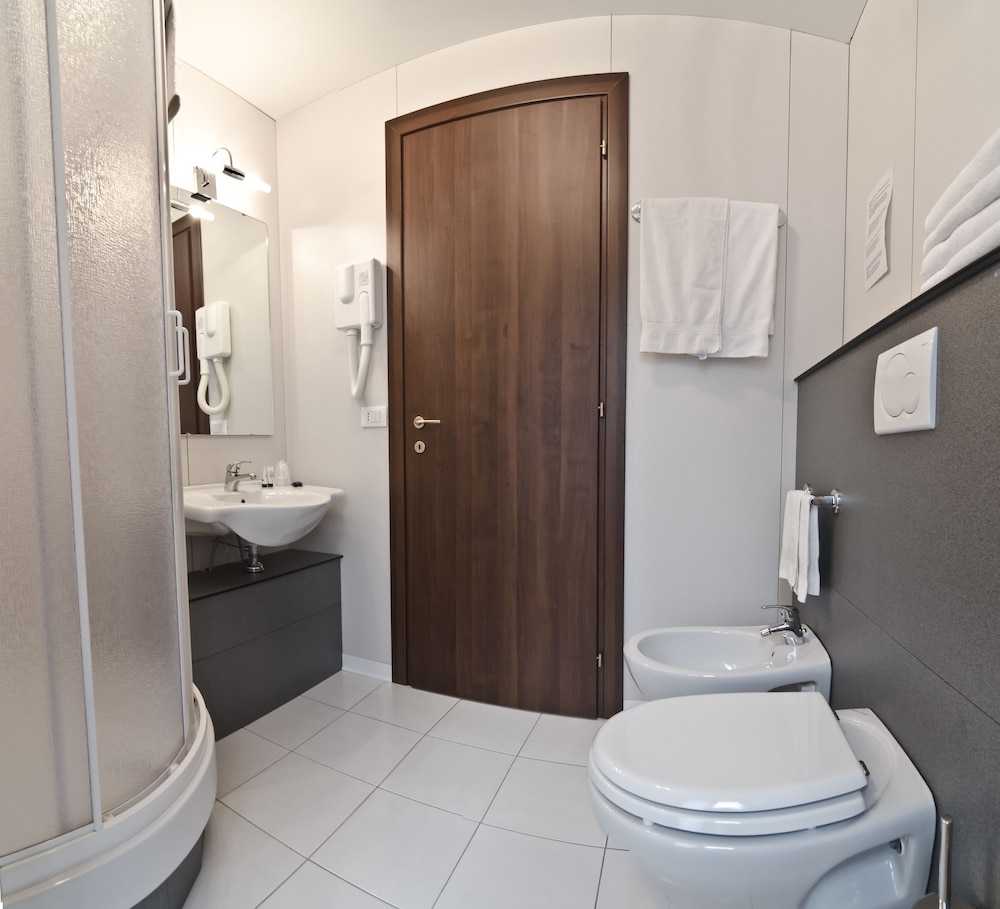 Triple Room - Photo 10