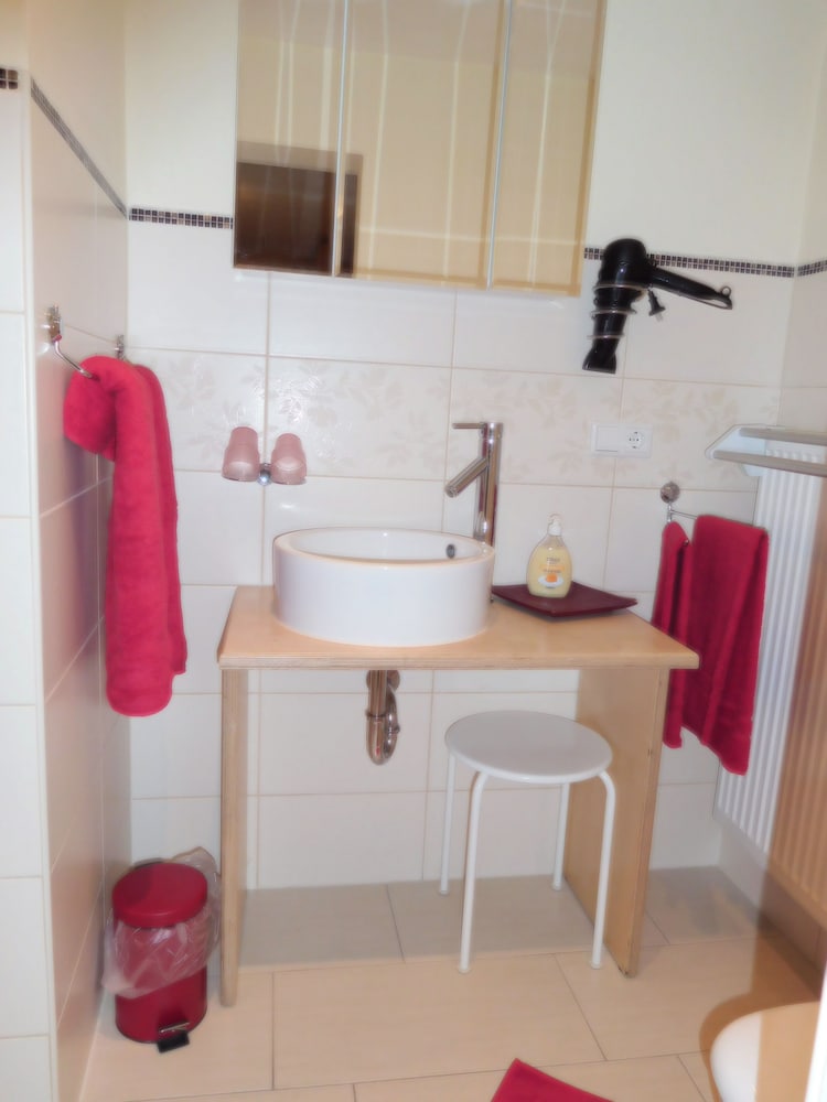 Basic Double Room photo 2