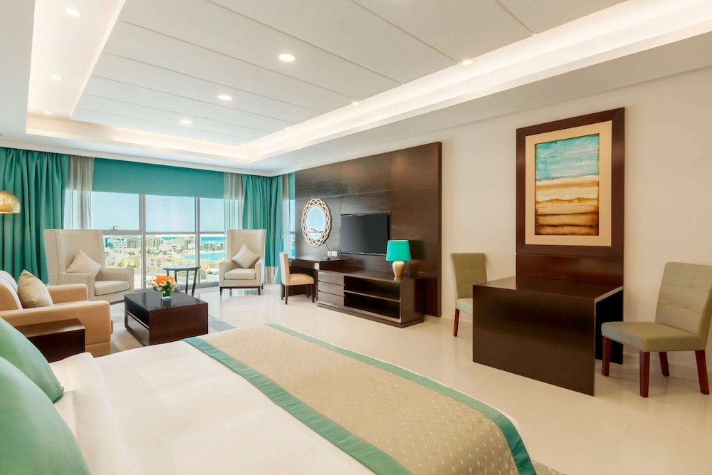 Superior Room, 1 King Bed, Non Smoking photo 1