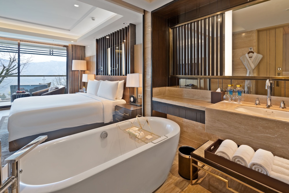 Room, 1 King Bed, Valley View (Balcony) Room, 1 King Bed, Valley View (Balcony)