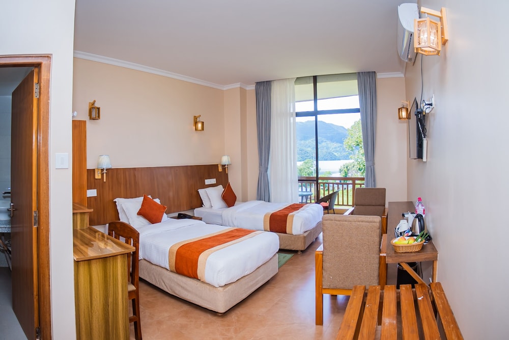 Deluxe Double or Twin Room, Lake View - Photo 7