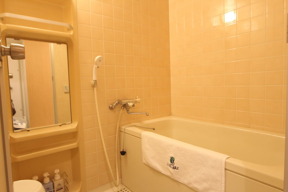 Suite, Smoking photo 3