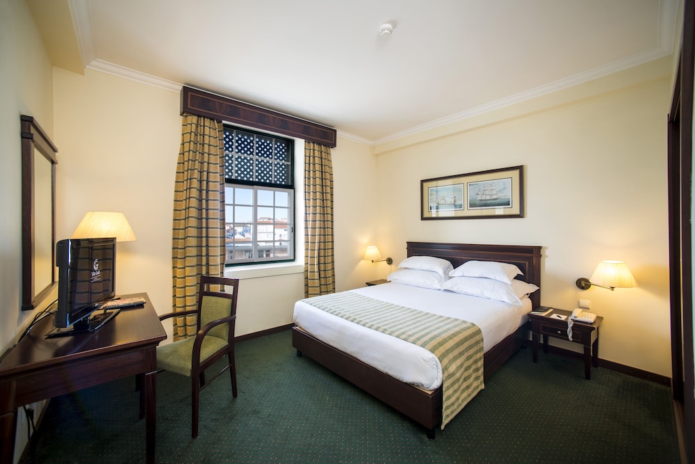 Twin Room, Balcony, Sea View (Single Use) - Photo 3