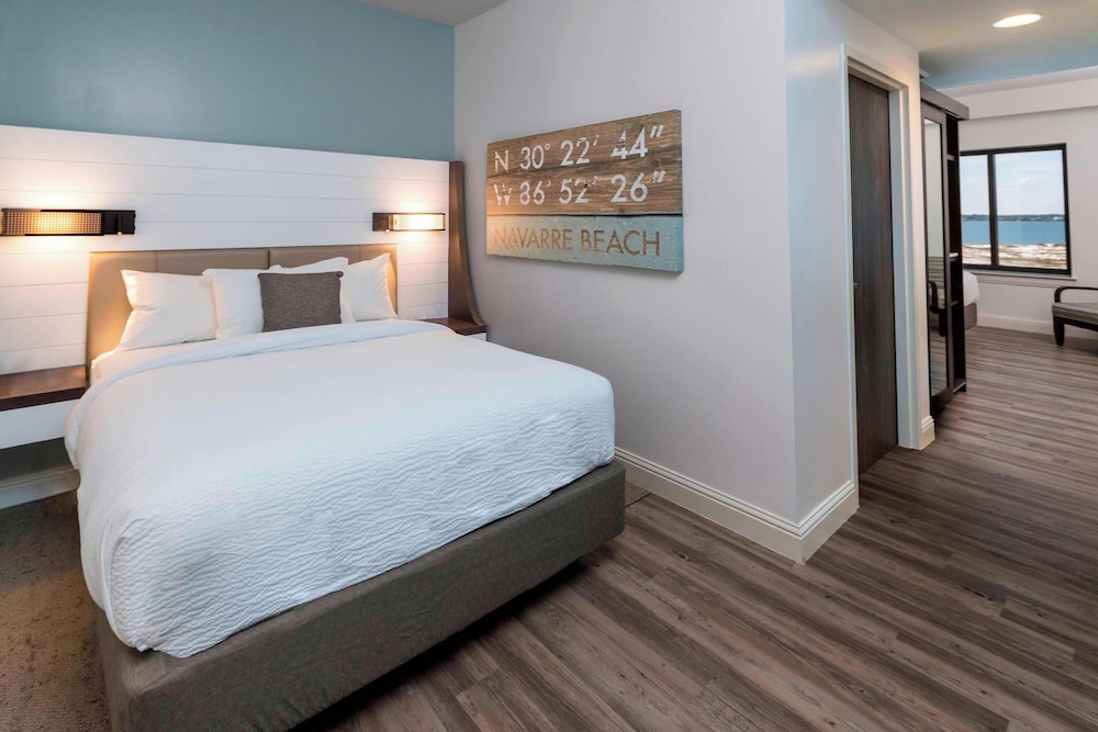 Suite, 2 Queen Beds, Bay View (Mobility Accessible, Tub) photo 2