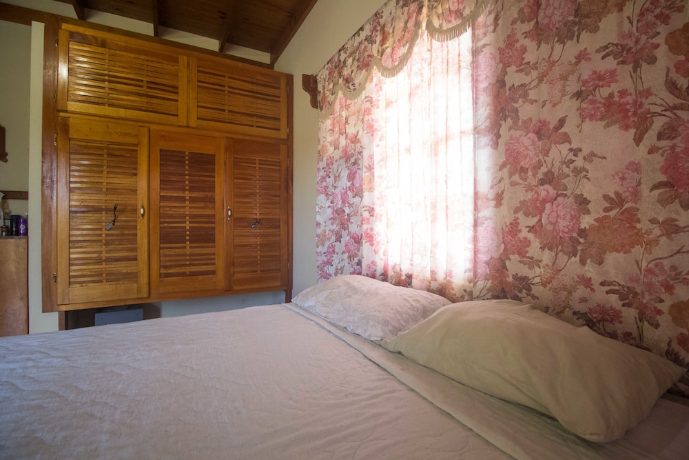 Economy Double Room, 1 Queen Bed photo 3