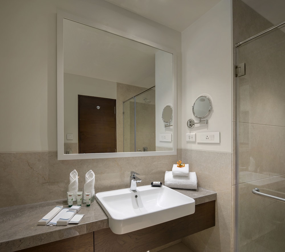 Executive Double or Twin Room, Pool View, Poolside photo 3