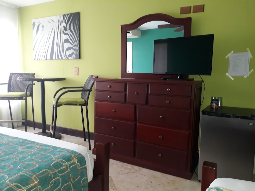 Deluxe Room, 1 Double Bed, Pool View - Photo 2