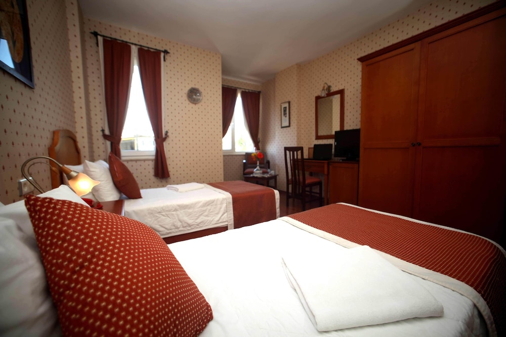 Standard Double or Twin Room photo 2