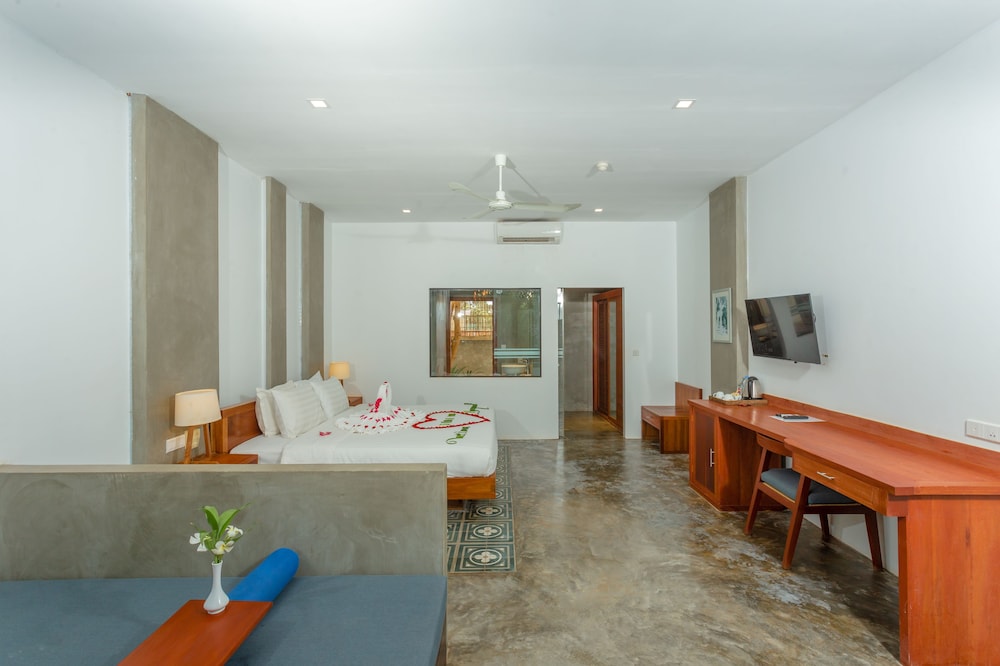Infinity Poolside Signature Suite - Photo 5