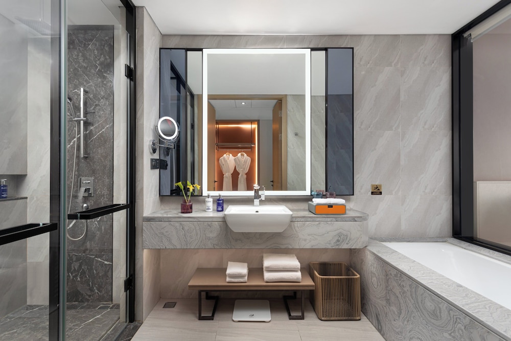 Standard Room, 1 King Bed (High Floor)