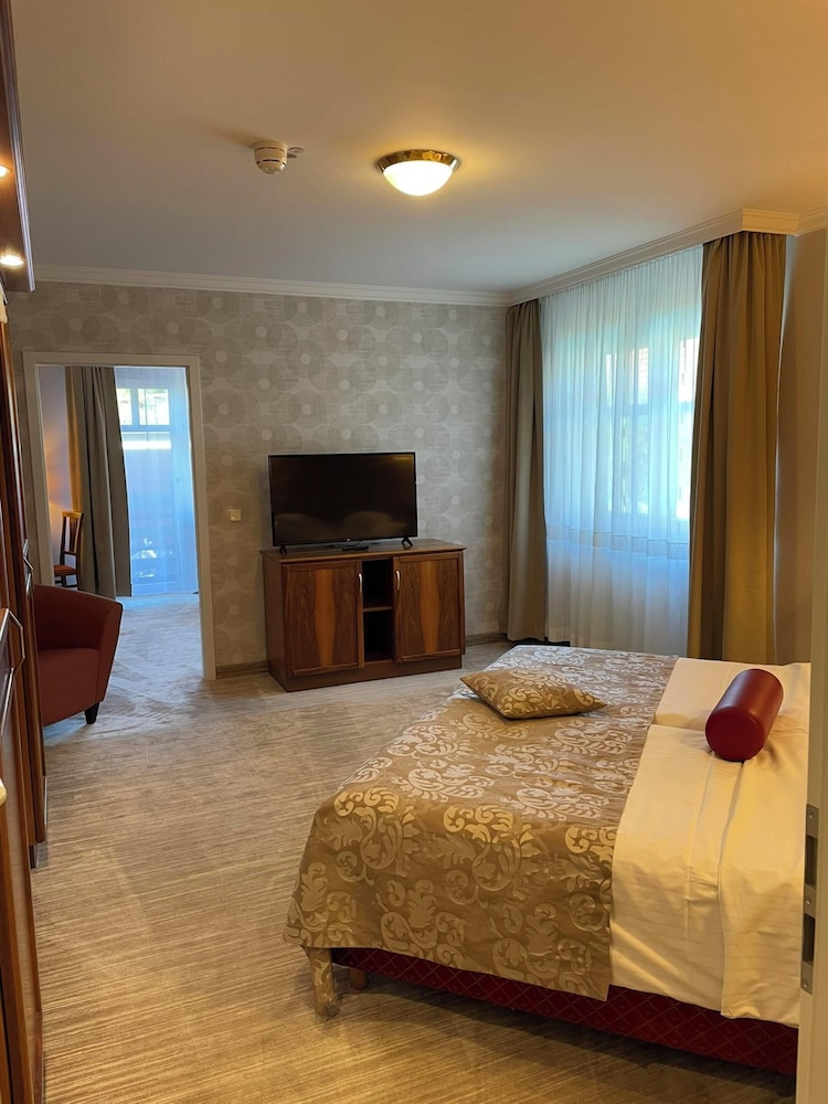 Deluxe Suite photo 3